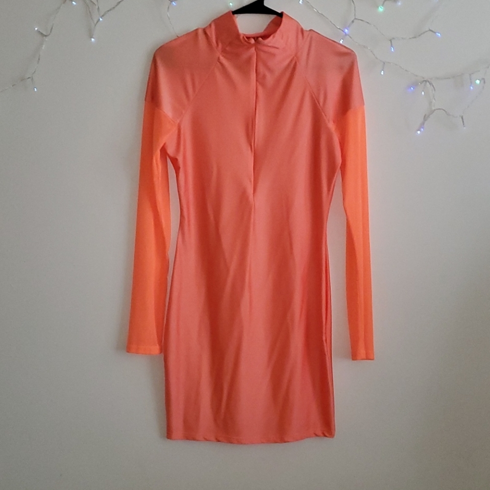 Woman Casual Long Sleeved, Zip Collar.